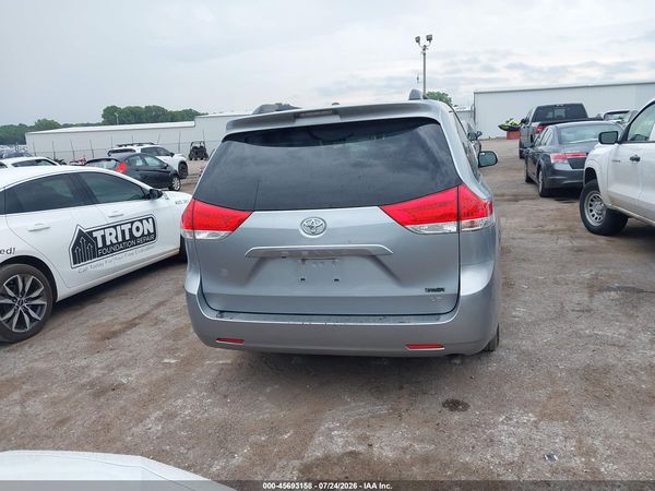 2014 TOYOTA SIENNA LE V6 8 PASSENGER