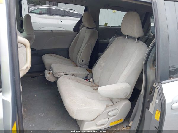 2014 TOYOTA SIENNA LE V6 8 PASSENGER