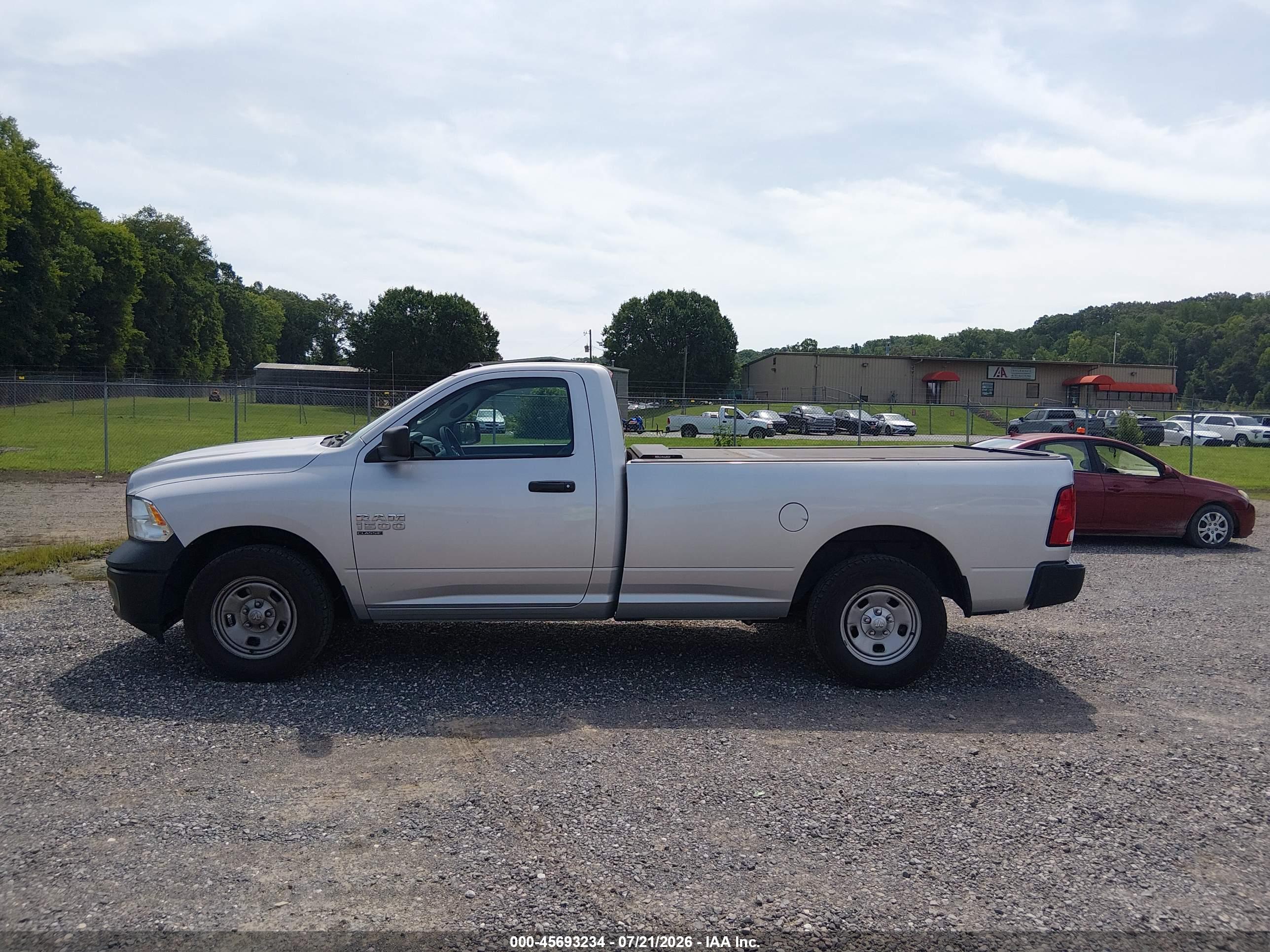 2019 RAM 1500 CLASSIC TRADESMAN  4X2 8' BOX
