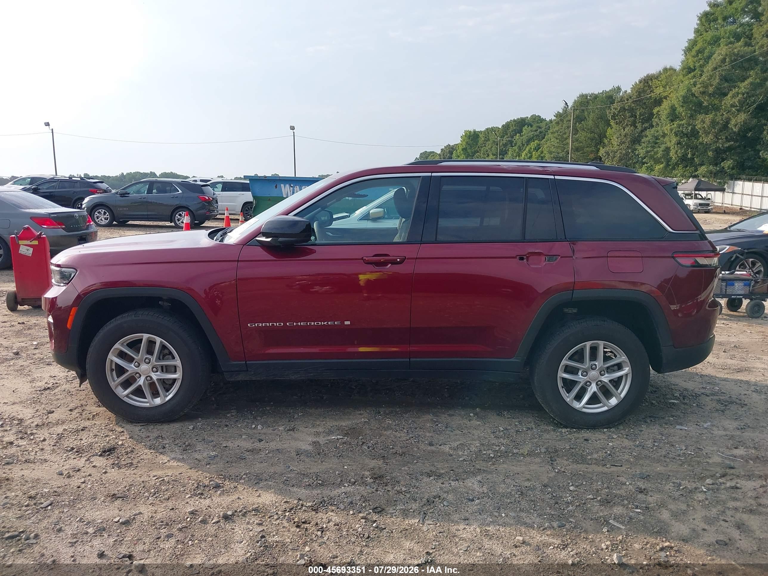 2023 JEEP GRAND CHEROKEE LAREDO 4X2