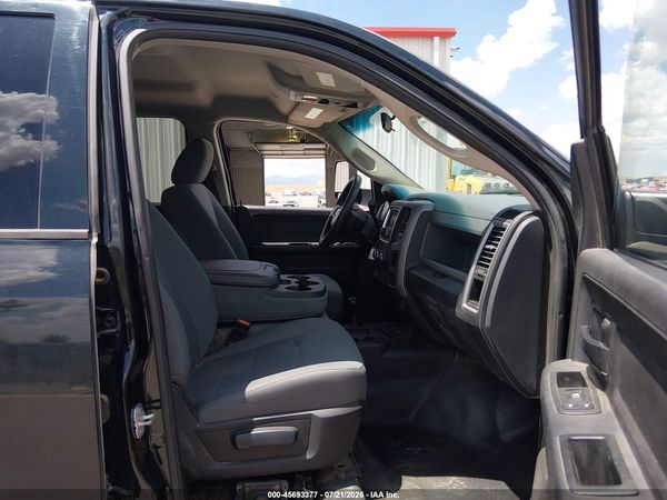 2017 RAM 3500 TRADESMAN  4X4 8' BOX — I5
