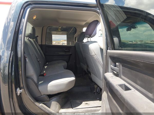 2017 RAM 3500 TRADESMAN  4X4 8' BOX — I8