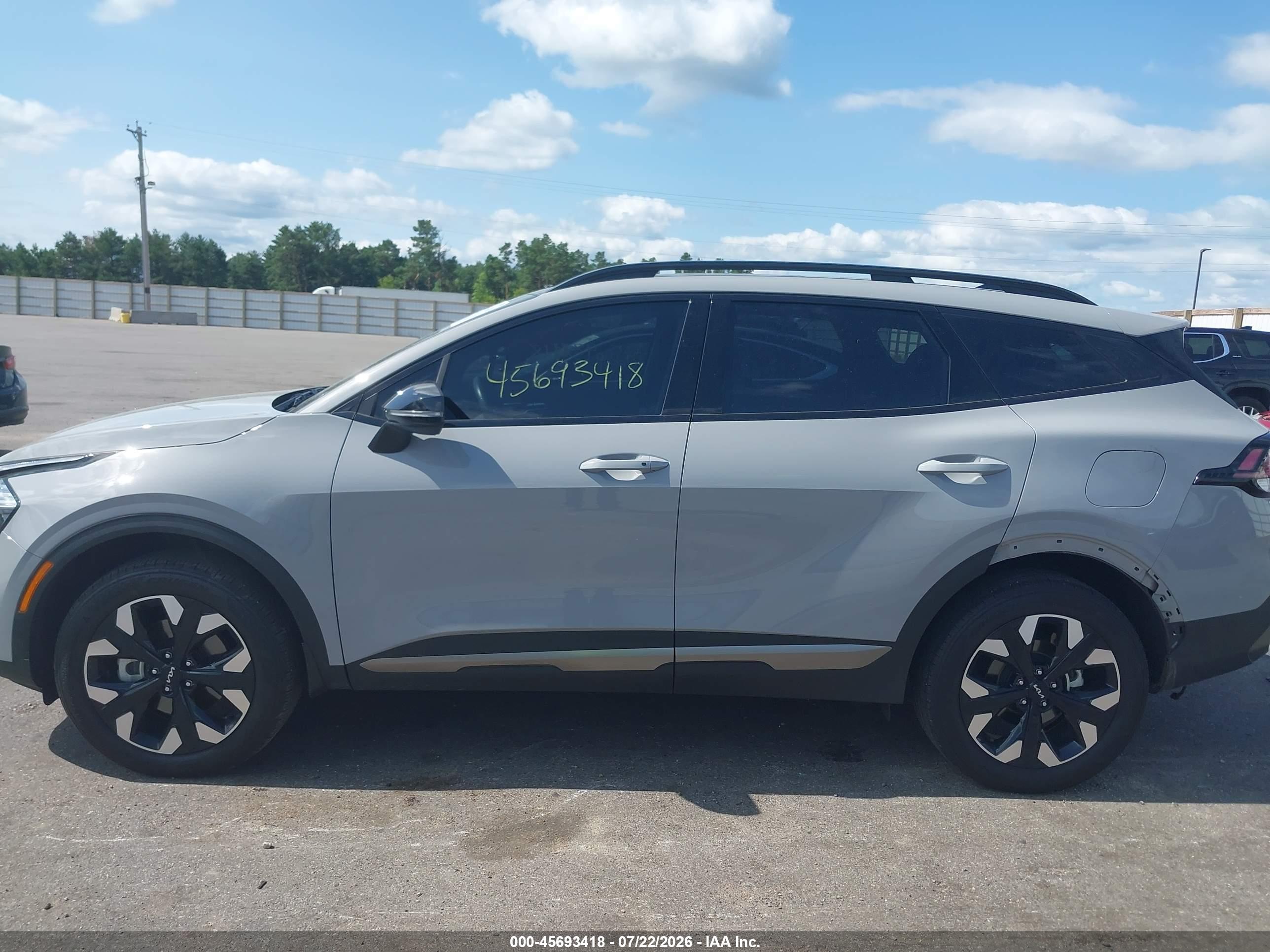 2023 KIA SPORTAGE X-LINE