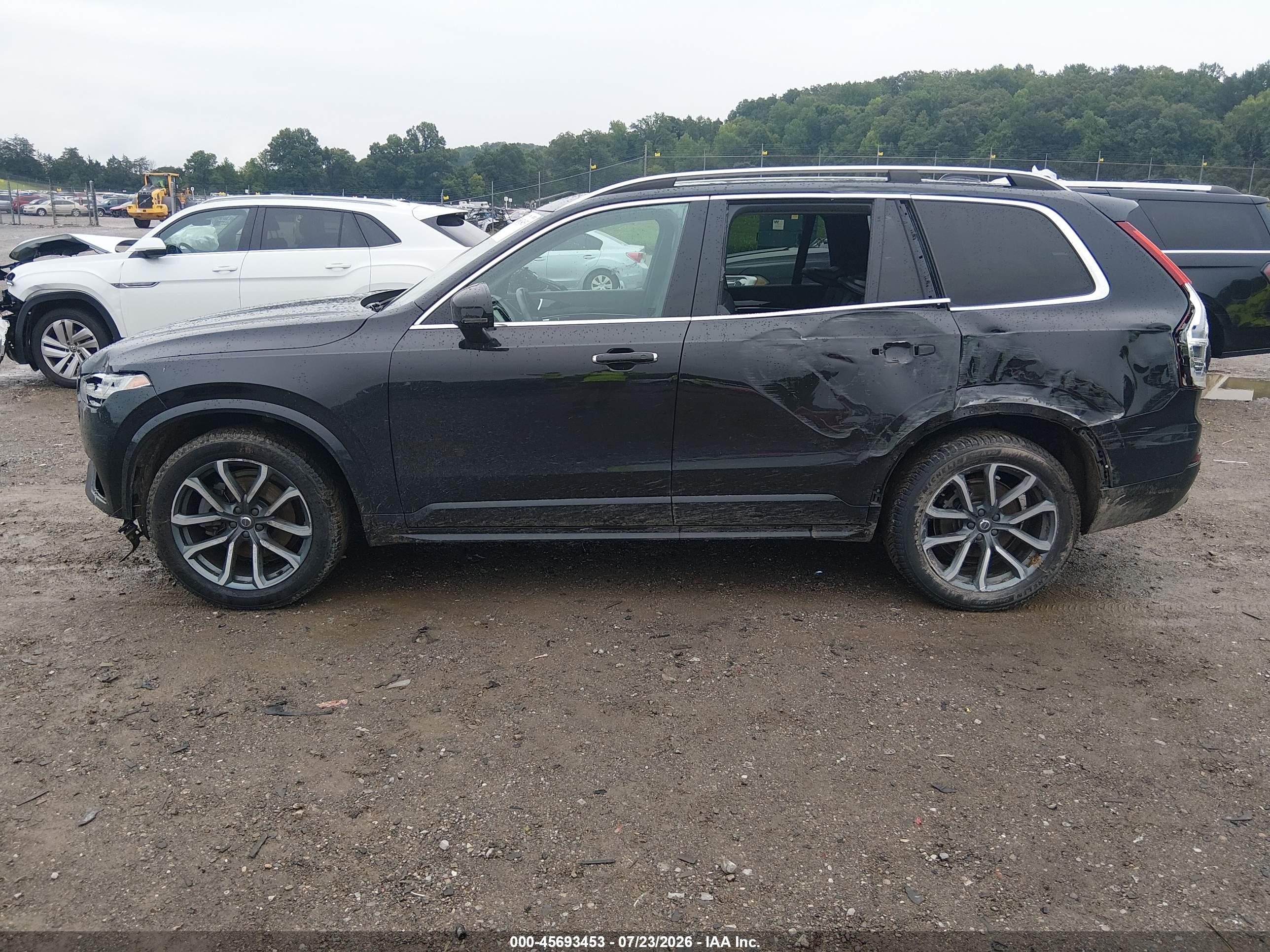 2019 VOLVO XC90 T5 MOMENTUM