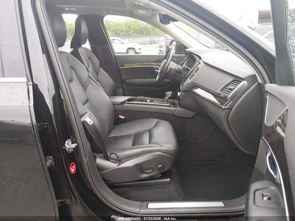 2019 VOLVO XC90 T5 MOMENTUM