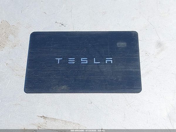 2025 TESLA MODEL Y — I11