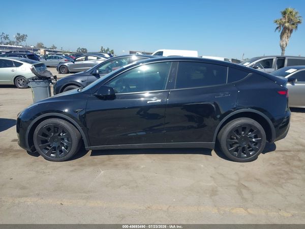 2025 TESLA MODEL Y — I117