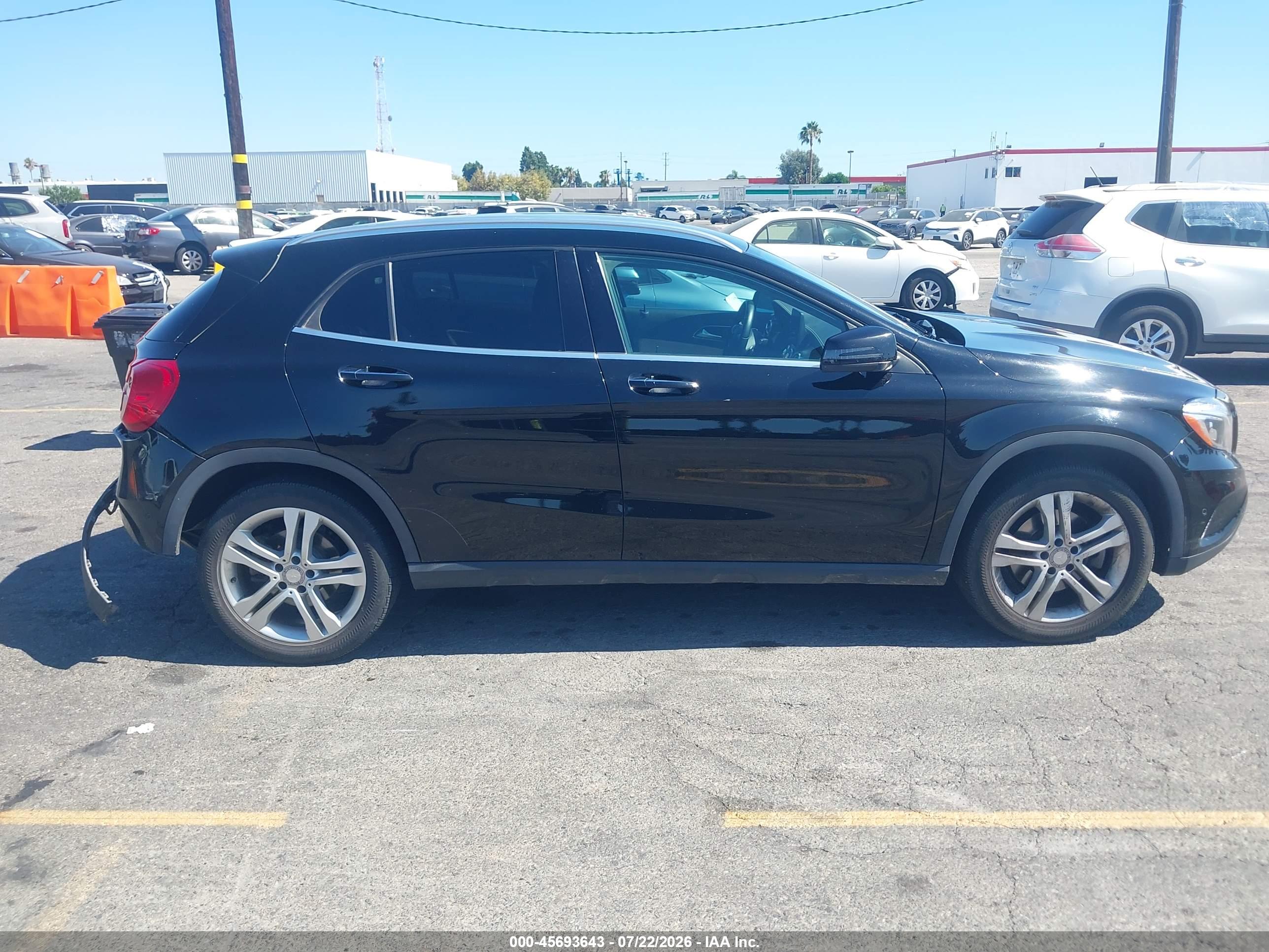 2017 MERCEDES-BENZ GLA 250 4MATIC