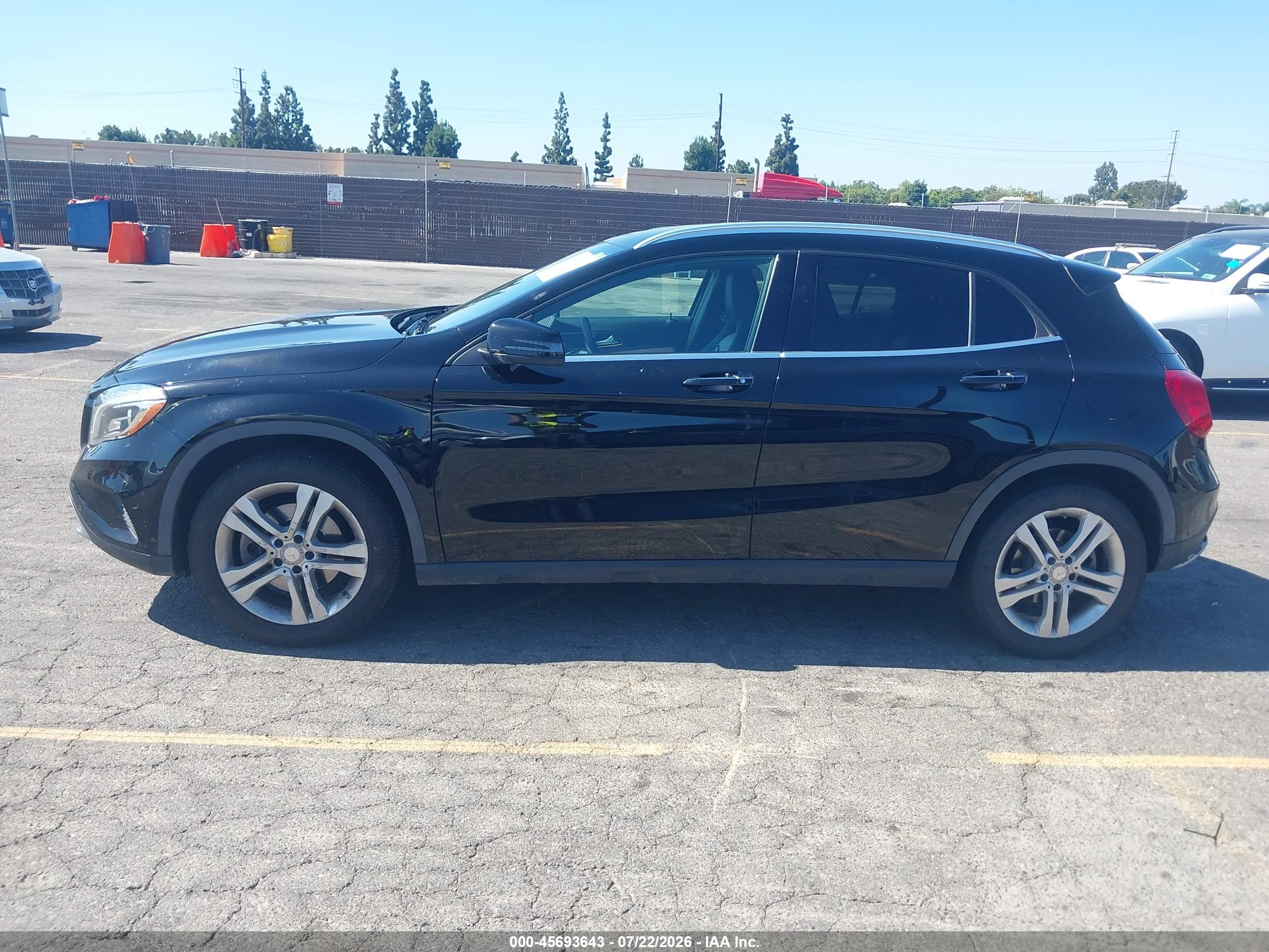 2017 MERCEDES-BENZ GLA 250 4MATIC