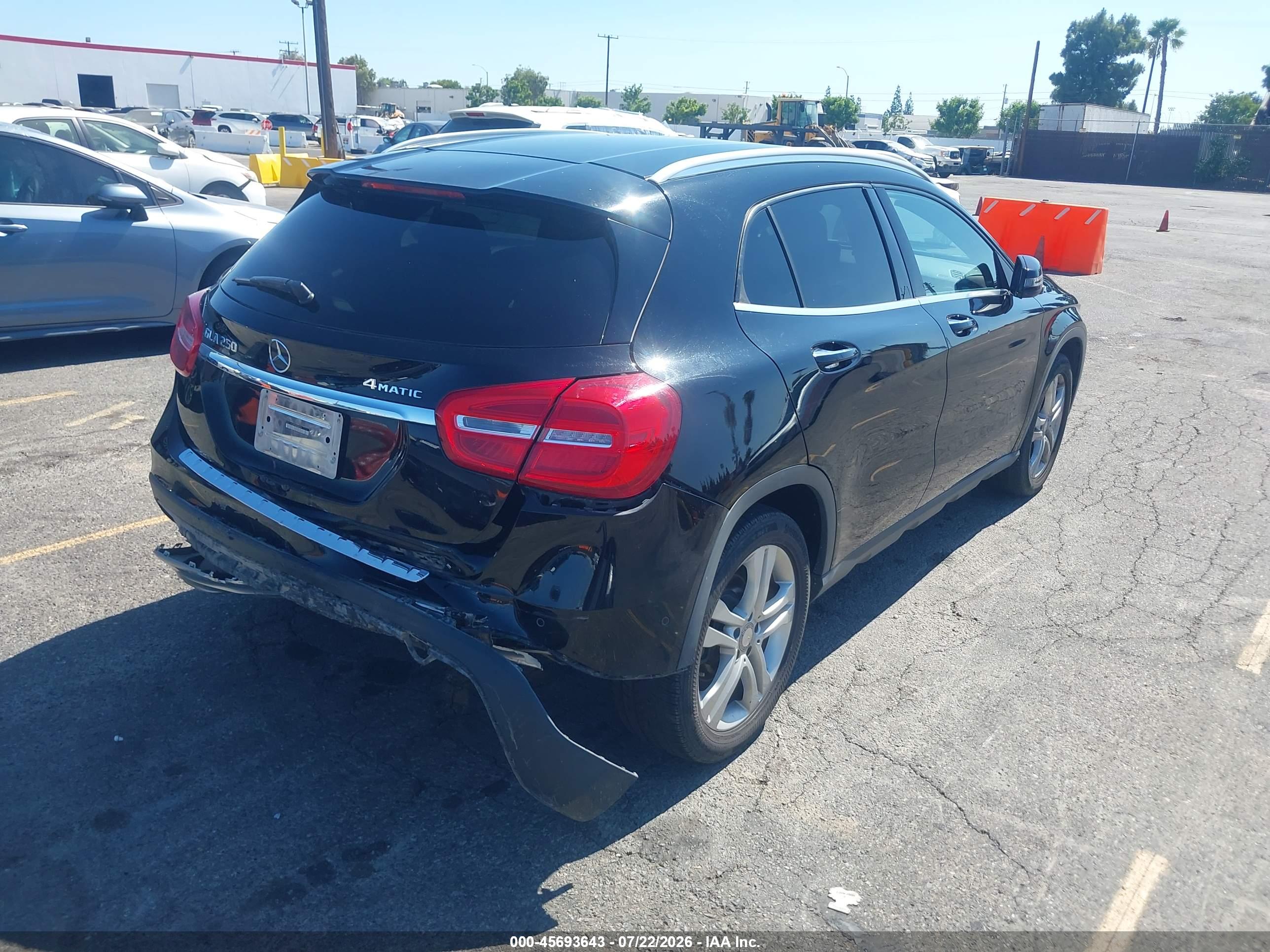 2017 MERCEDES-BENZ GLA 250 4MATIC