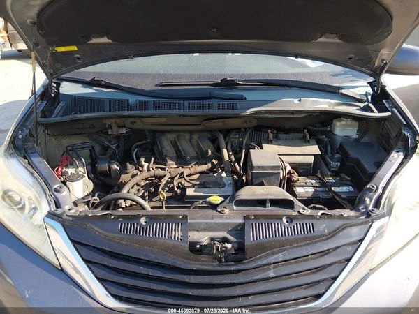2012 TOYOTA SIENNA LE V6 8 PASSENGER