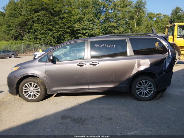 2012 TOYOTA SIENNA LE V6 8 PASSENGER