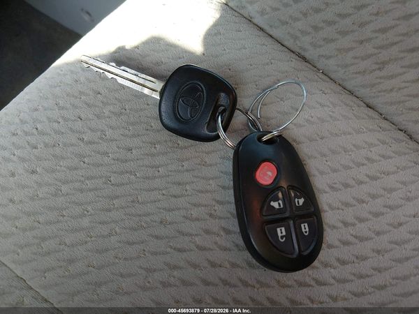 2012 TOYOTA SIENNA LE V6 8 PASSENGER