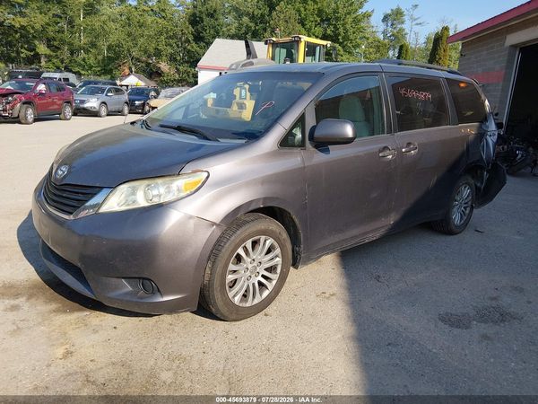 2012 TOYOTA SIENNA LE V6 8 PASSENGER