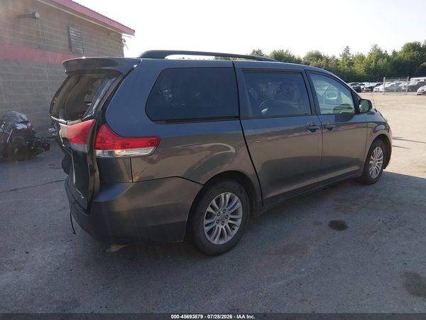 2012 TOYOTA SIENNA LE V6 8 PASSENGER