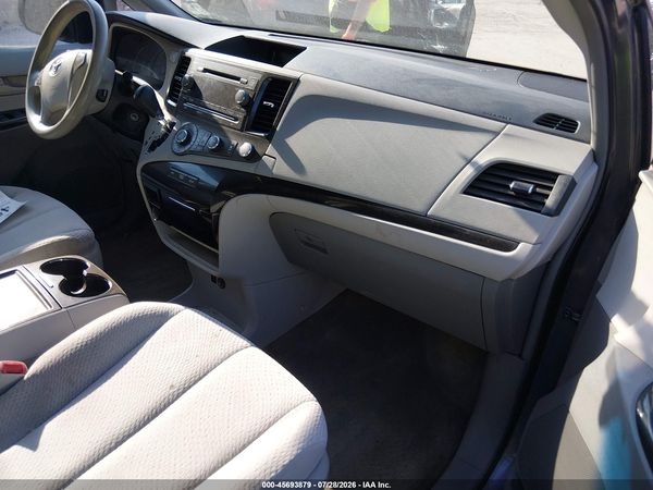 2012 TOYOTA SIENNA LE V6 8 PASSENGER
