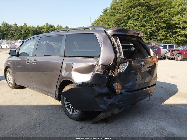 2012 TOYOTA SIENNA LE V6 8 PASSENGER