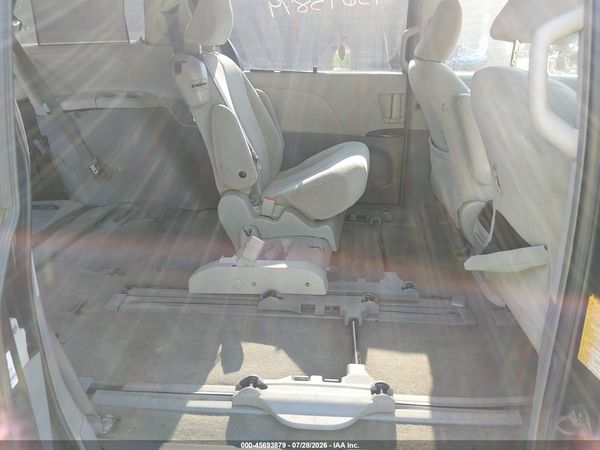 2012 TOYOTA SIENNA LE V6 8 PASSENGER