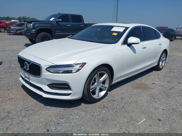 2018 VOLVO S90 T5 MOMENTUM
