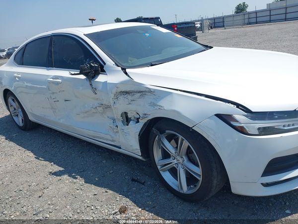2018 VOLVO S90 T5 MOMENTUM