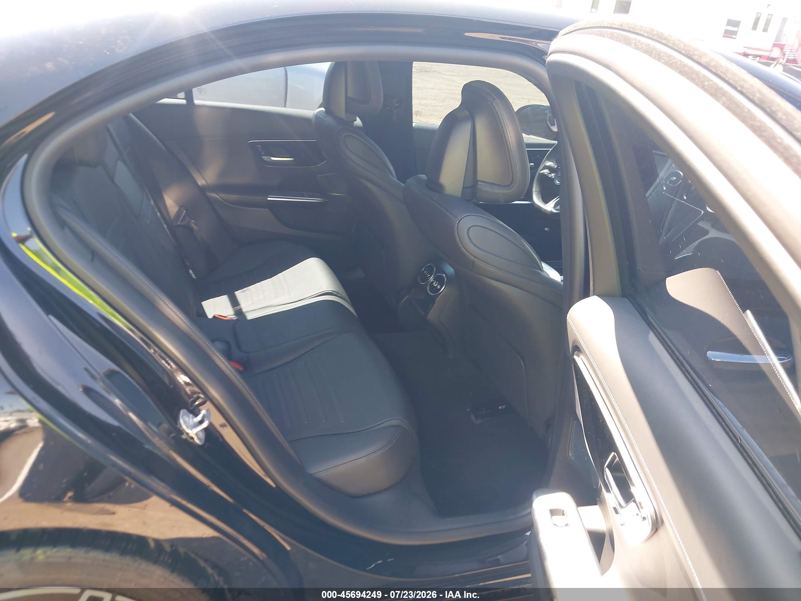 2024 MERCEDES-BENZ C 300