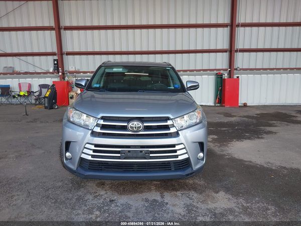 2017 TOYOTA HIGHLANDER XLE