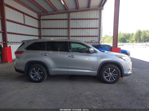 2017 TOYOTA HIGHLANDER XLE
