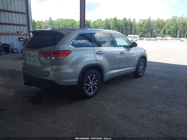 2017 TOYOTA HIGHLANDER XLE