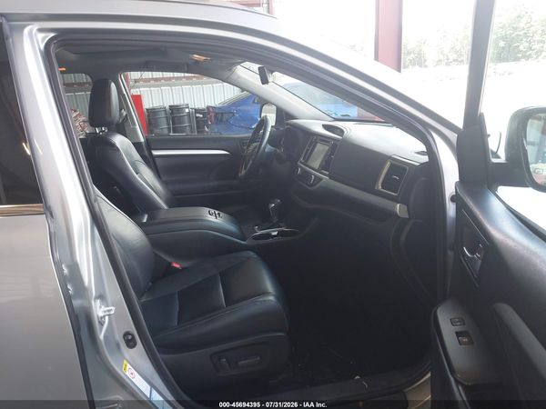 2017 TOYOTA HIGHLANDER XLE