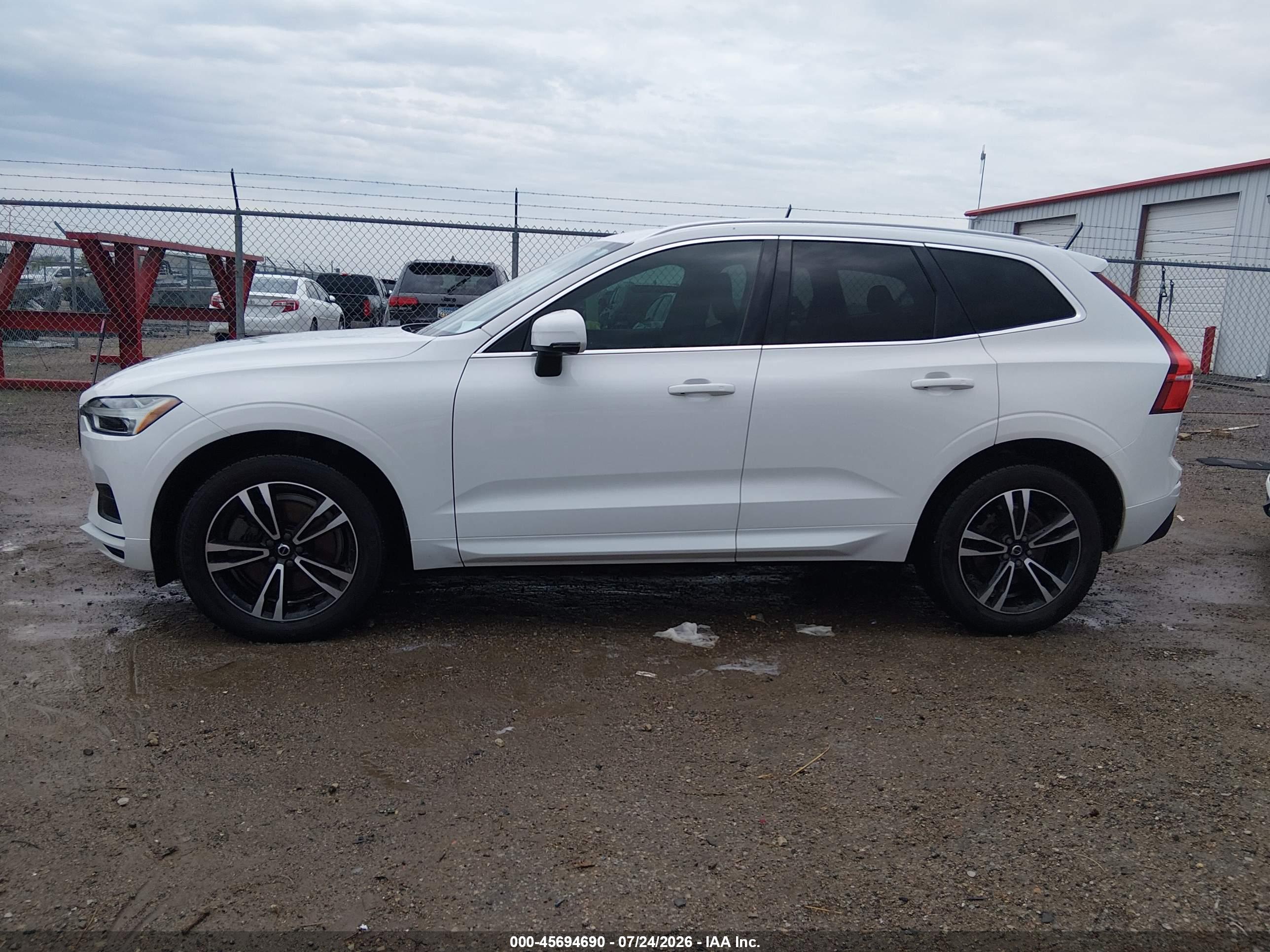 2020 VOLVO XC60 T6 MOMENTUM