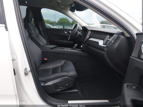 2020 VOLVO XC60 T6 MOMENTUM