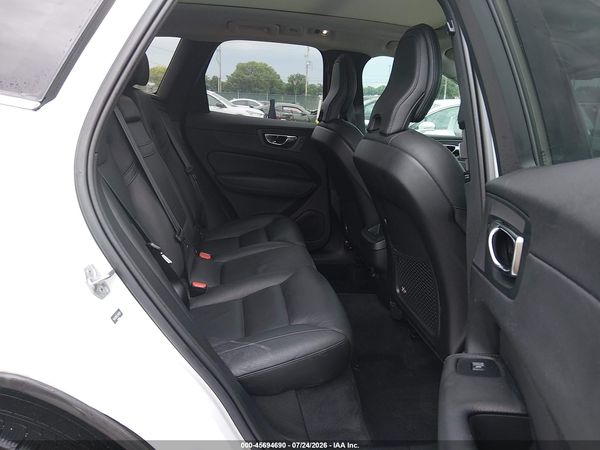 2020 VOLVO XC60 T6 MOMENTUM