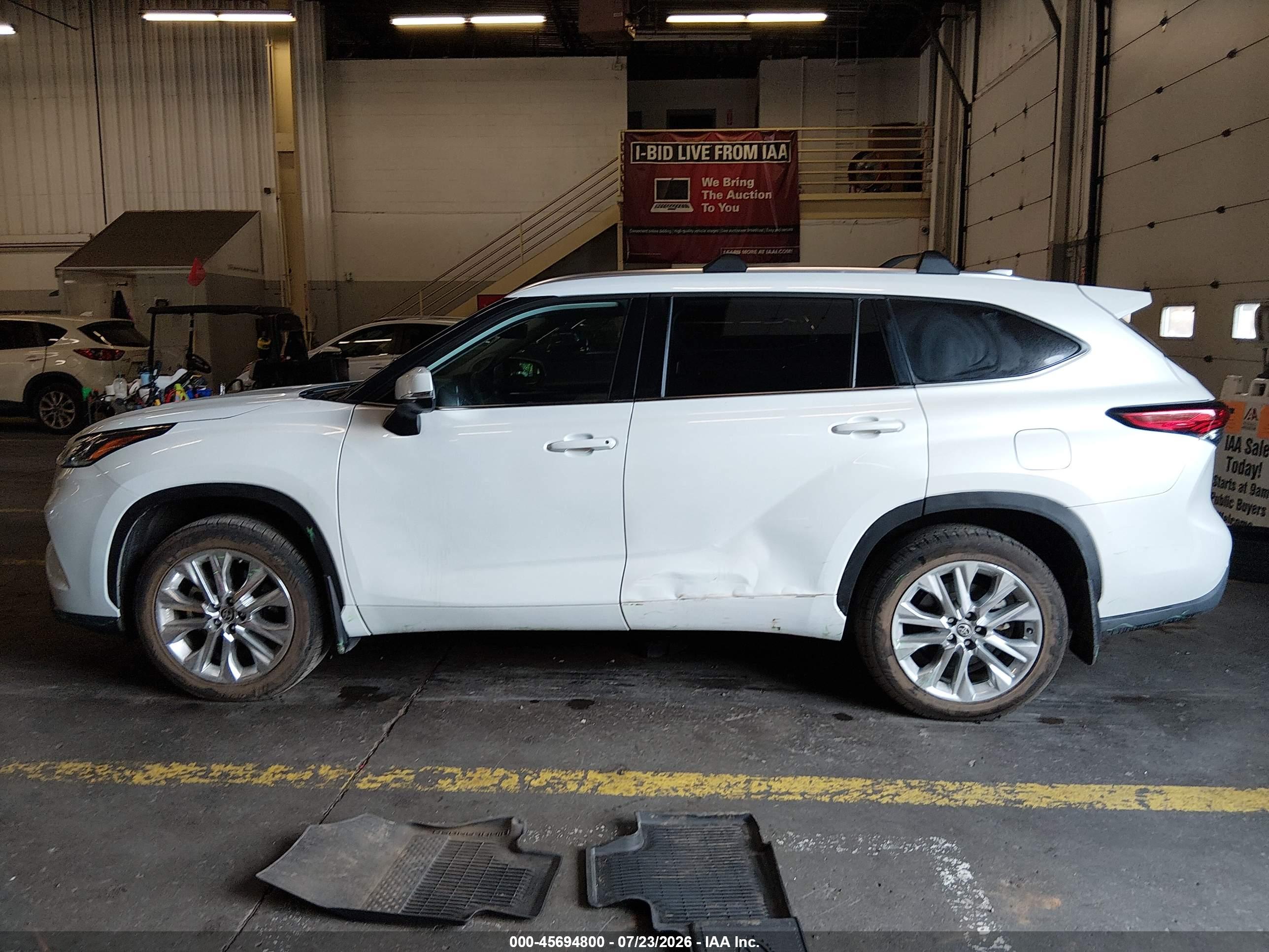 2022 TOYOTA HIGHLANDER LIMITED