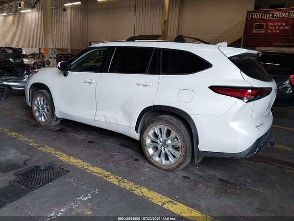 2022 TOYOTA HIGHLANDER LIMITED