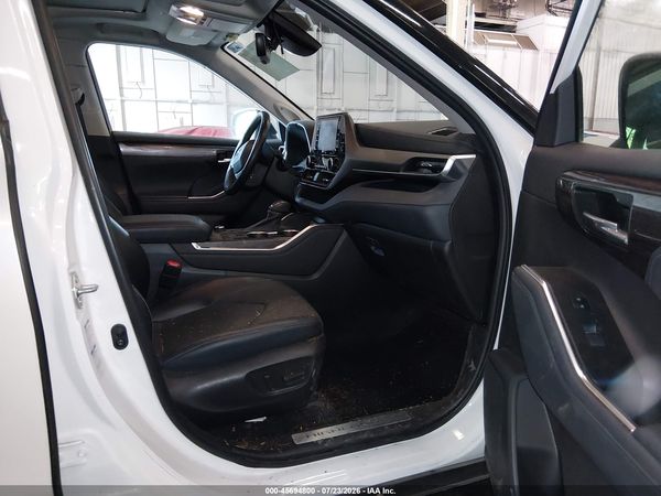 2022 TOYOTA HIGHLANDER LIMITED