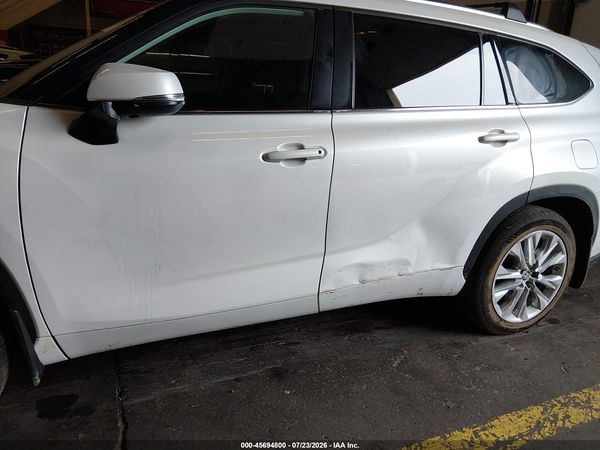2022 TOYOTA HIGHLANDER LIMITED