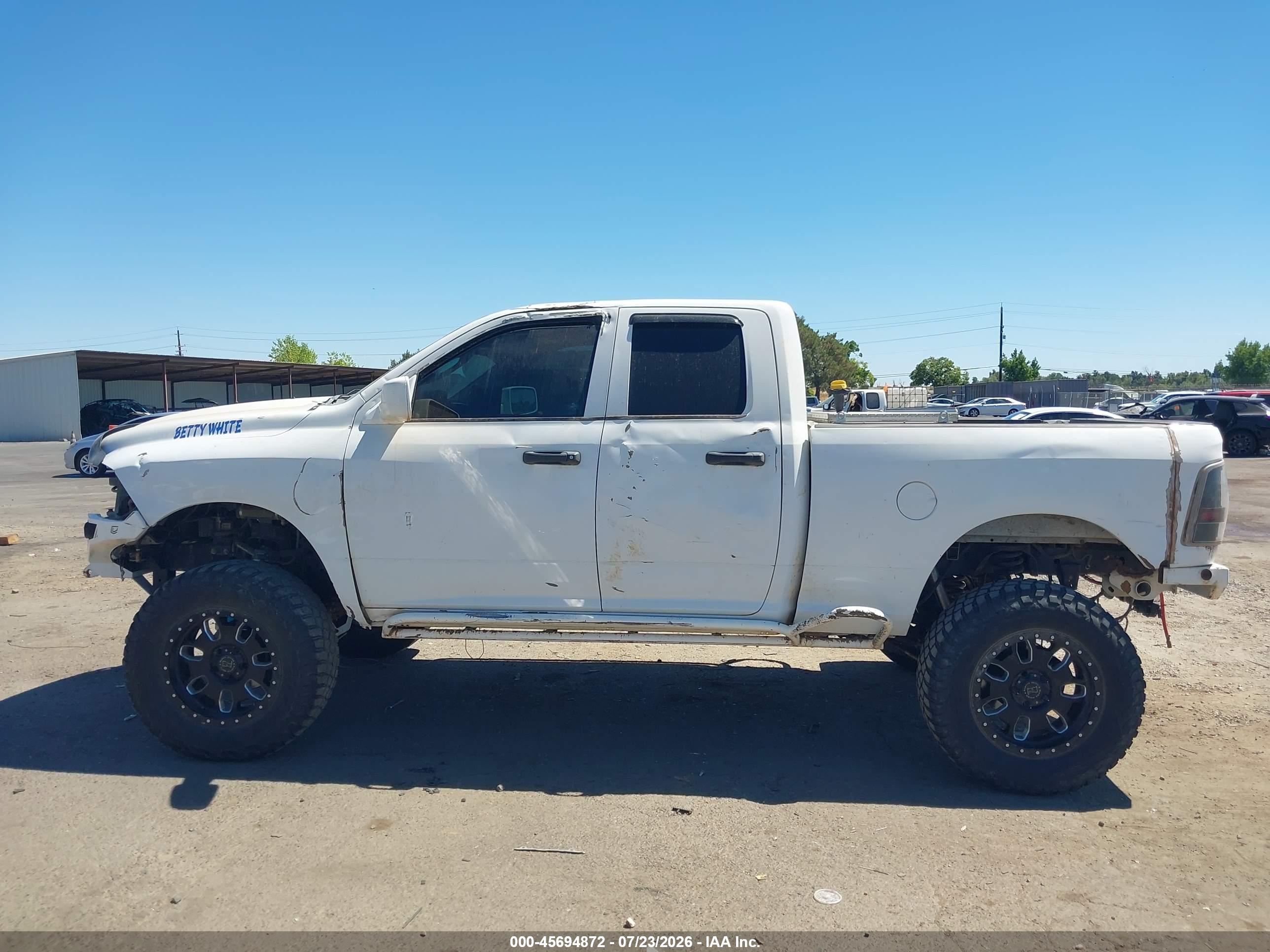 2019 RAM 1500 CLASSIC TRADESMAN  4X4 6'4 BOX