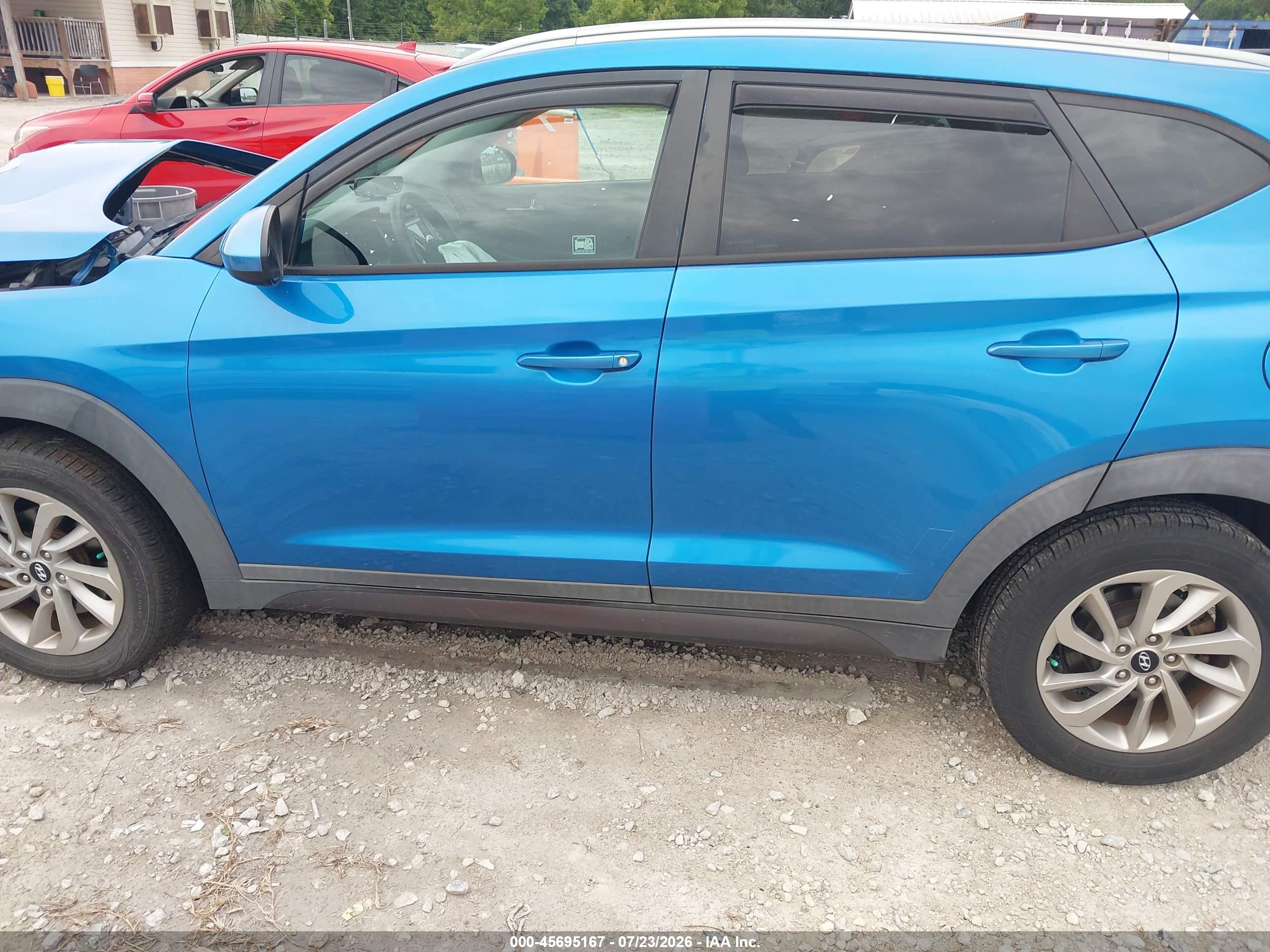 2016 HYUNDAI TUCSON SE