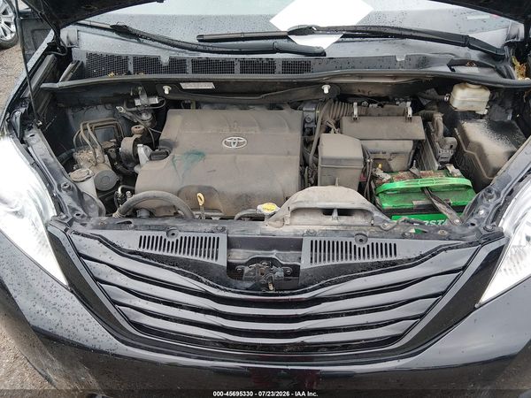 2016 TOYOTA SIENNA LE 8 PASSENGER