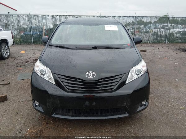 2016 TOYOTA SIENNA LE 8 PASSENGER
