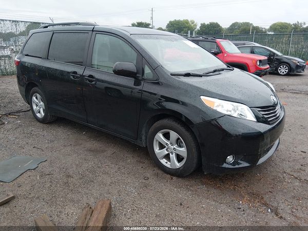 2016 TOYOTA SIENNA LE 8 PASSENGER