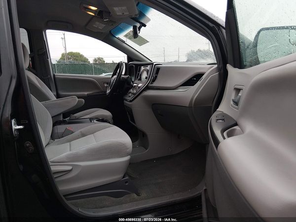 2016 TOYOTA SIENNA LE 8 PASSENGER