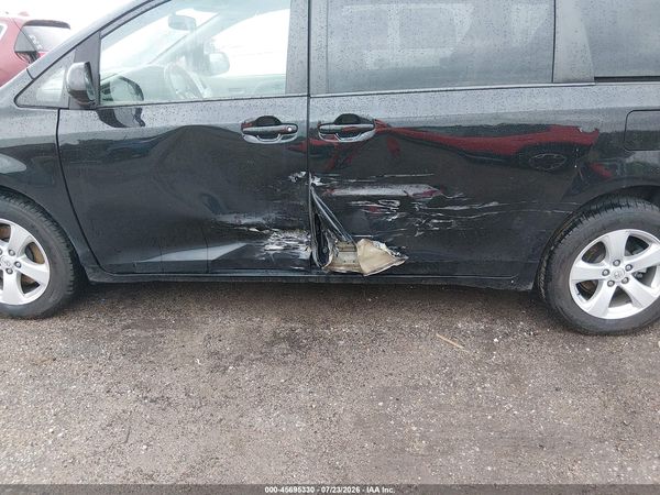 2016 TOYOTA SIENNA LE 8 PASSENGER