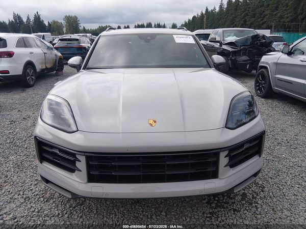 2024 PORSCHE CAYENNE
