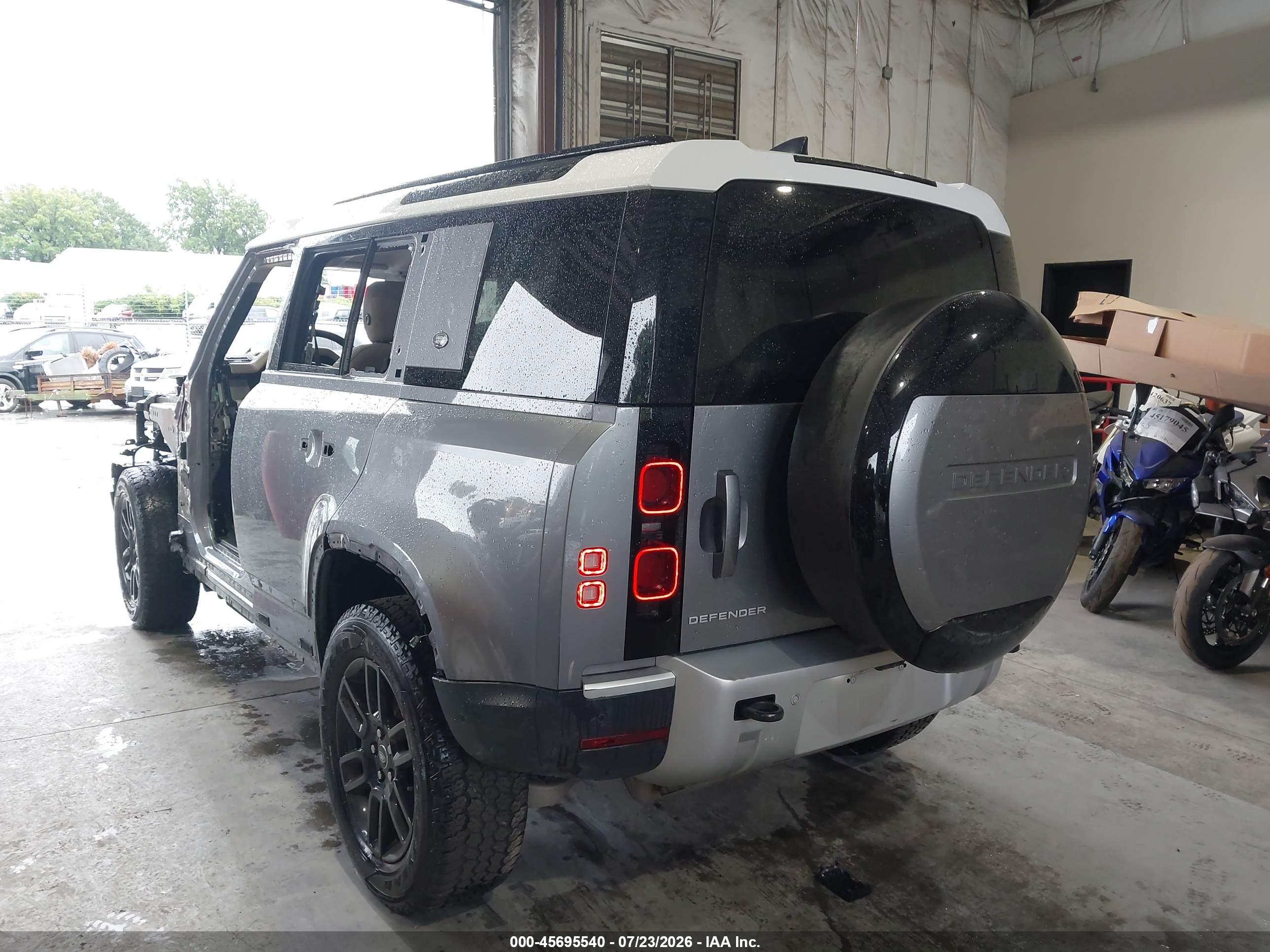 2024 LAND ROVER DEFENDER 110 P300