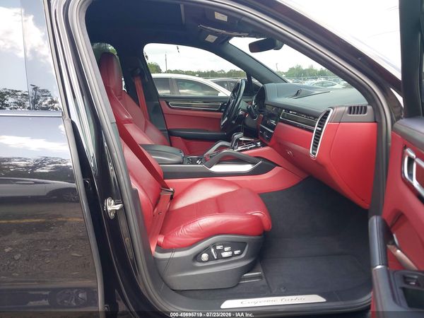 2019 PORSCHE CAYENNE TURBO