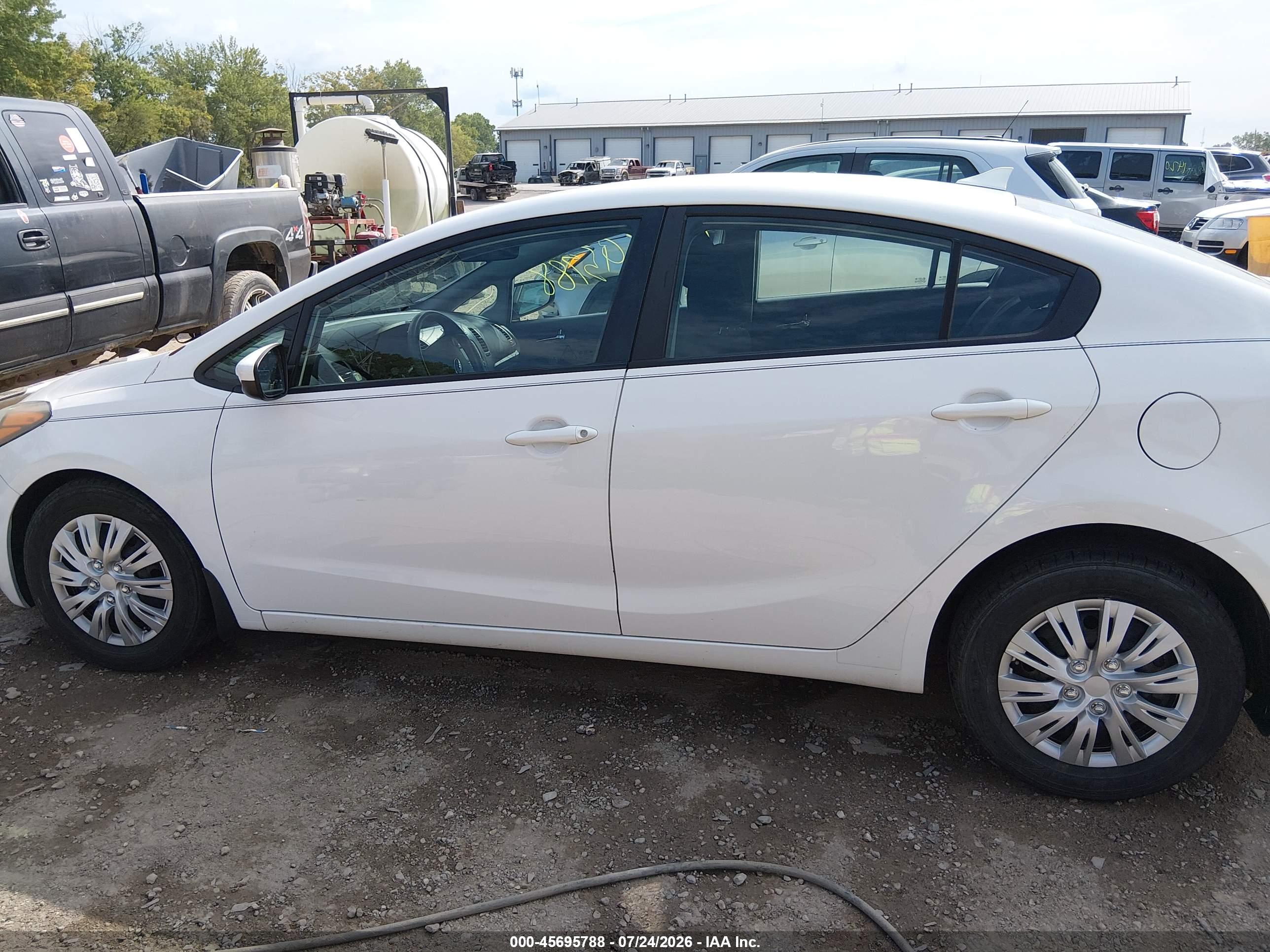 2016 KIA FORTE LX