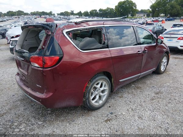 2018 CHRYSLER PACIFICA TOURING L PLUS — I4