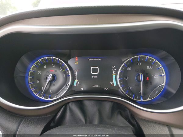 2018 CHRYSLER PACIFICA TOURING L PLUS — I7