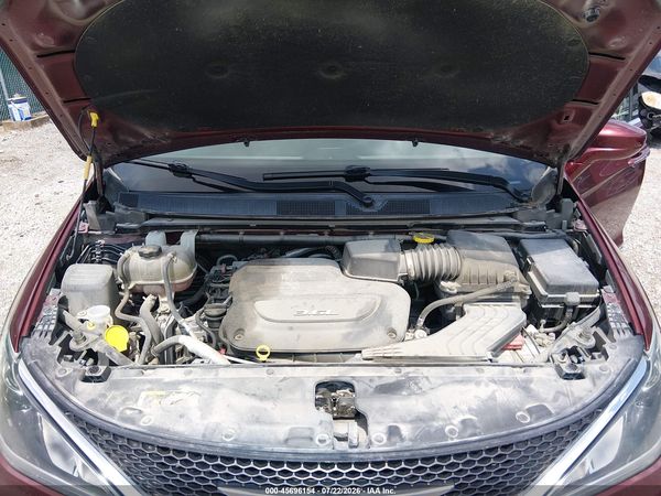 2018 CHRYSLER PACIFICA TOURING L PLUS — I10